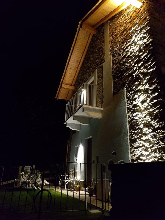 Lago D'Orta Appartamento Con Vista Pettenasco Bagian luar foto